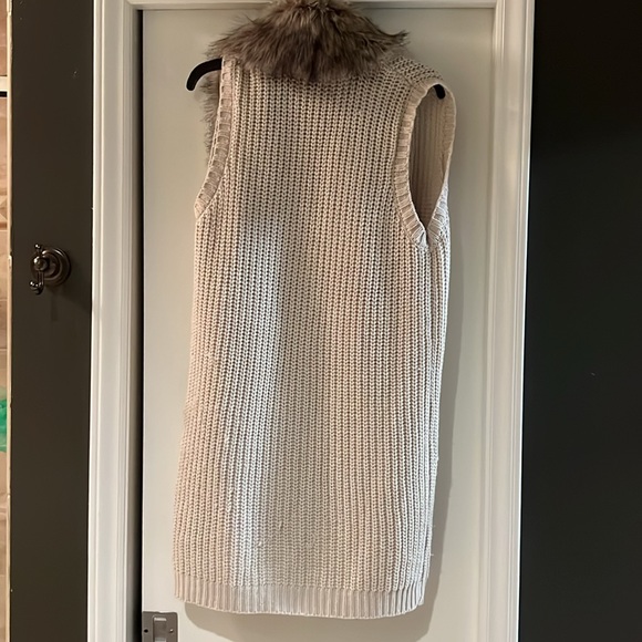 Jessica Simpson faux fur trim sweater vest - Picture 2 of 3